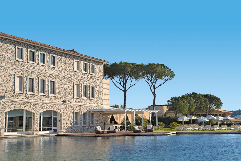 Terme di Saturnia, vista esterna